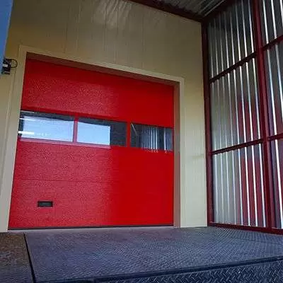 Промышленные ворота цвет пурпурно-красный