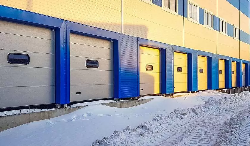 Промышленные ворота ProTrend для склада молочной продукции